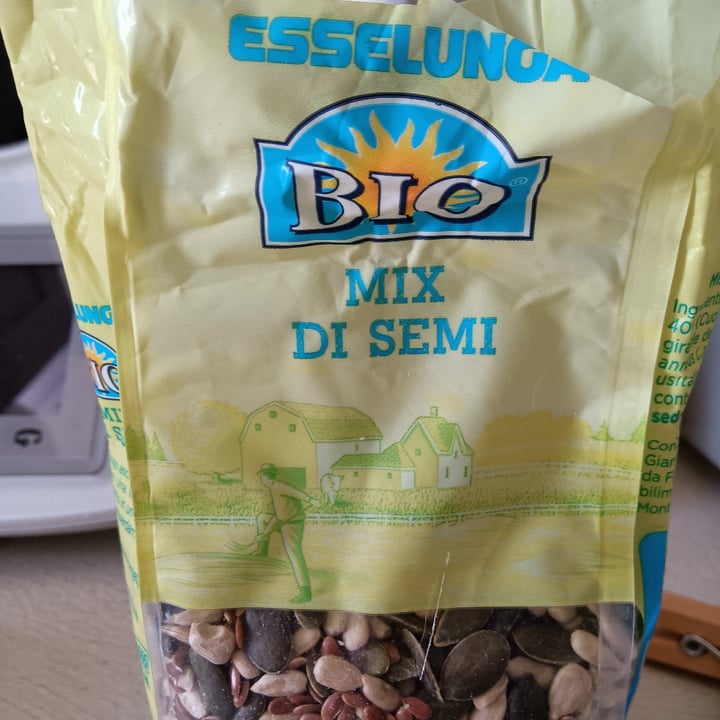 photo of Esselunga Bio Mix di semi shared by @stefymauli on  15 Apr 2022 - review