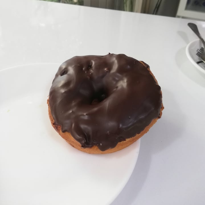 photo of Vegan bombon sin gluten Donut chocolate shared by @lauraiba on  04 Jul 2020 - review