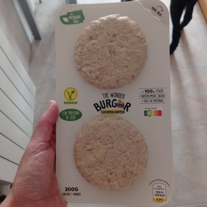 review photo of My veggie day Hamburguesa chicken shared by @veggielauher on 29 Mar 2022 - review