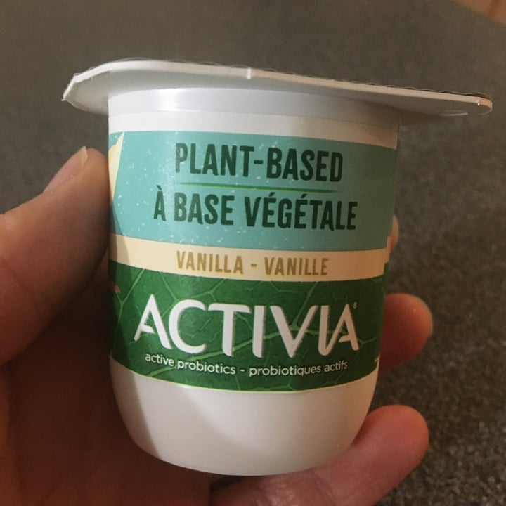 photo of Activia Plant Based Probiotic Yogurt Vanilla shared by @melodiepaquetanimals on  27 Apr 2022 - review