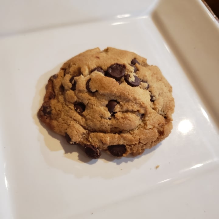 photo of Right Path Organic Cafe Chocolate Chip Cookie shared by @amandalanphear on  19 Mar 2021 - review