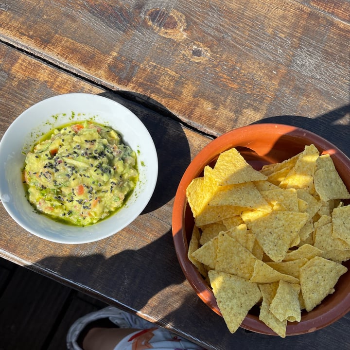 review photo of 31crpm Guacamole with nachos shared by @mariaperes on 05 Mar 2022 - review