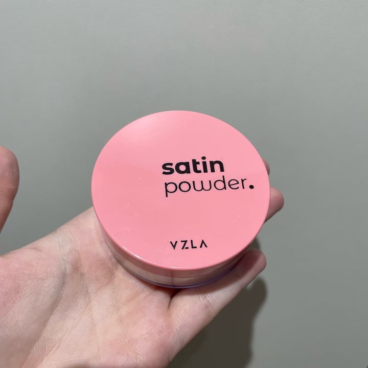 photo of Vizzela Cosméticos Satin Powder shared by @thatoninatto on  05 May 2022 - review