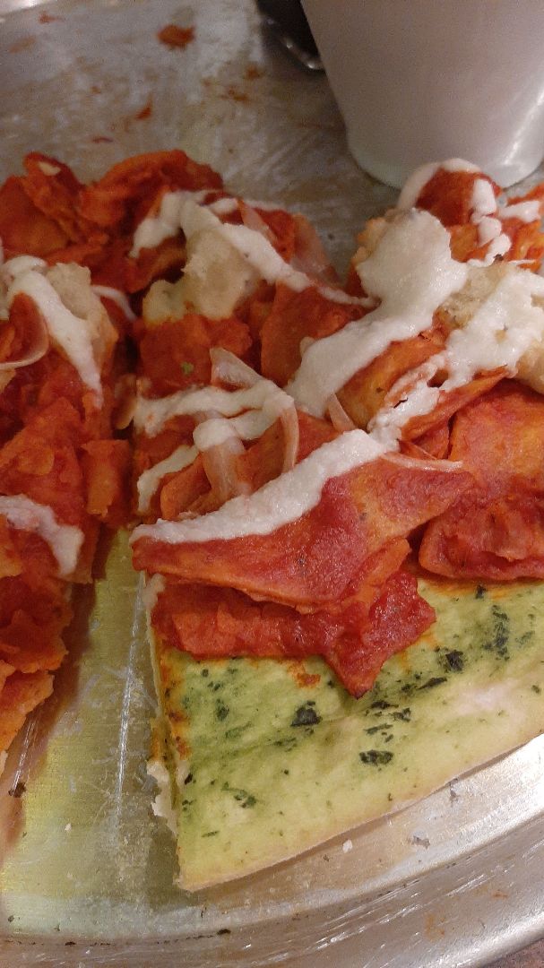 photo of Salvaxe Pizza de chilaquiles y bistec shared by @valemg on  02 Mar 2020 - review