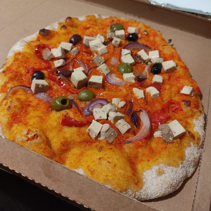 photo of ArVolo Ristorante Pizzeria Pizza Con Crema Di Peperoni, Olive, Cipolla E Tofu shared by @lauranguis on  12 Feb 2022 - review