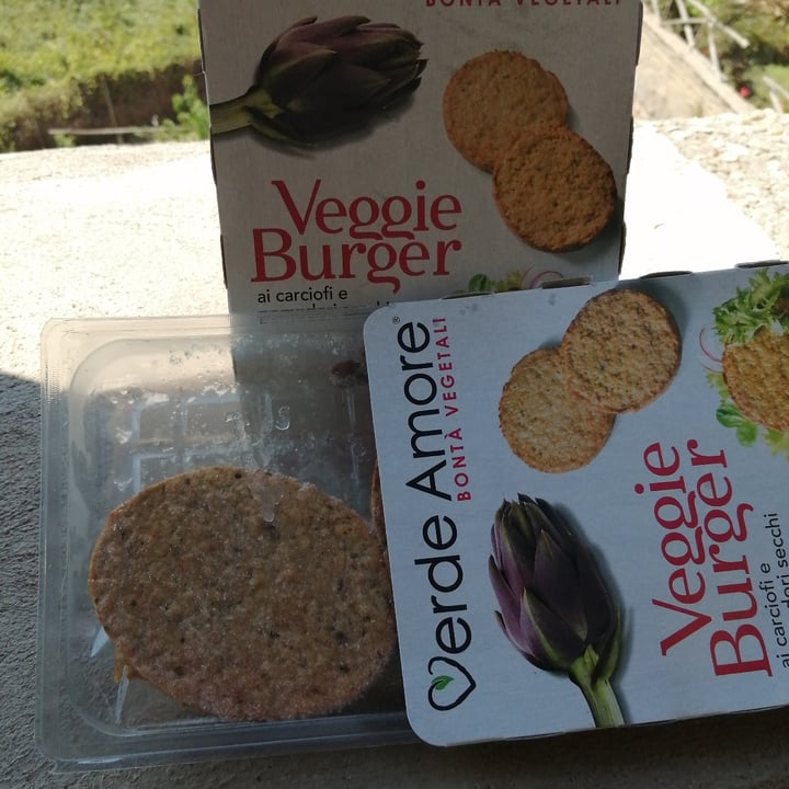 photo of Vemondo  burger ai carciofi e pomodori secchi shared by @carlottadea on  10 Aug 2022 - review