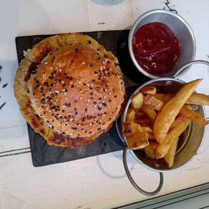 photo of Storybrooke Buenos Aires Cricket Vegan Burger shared by @lau1307 on  13 Jul 2021 - review