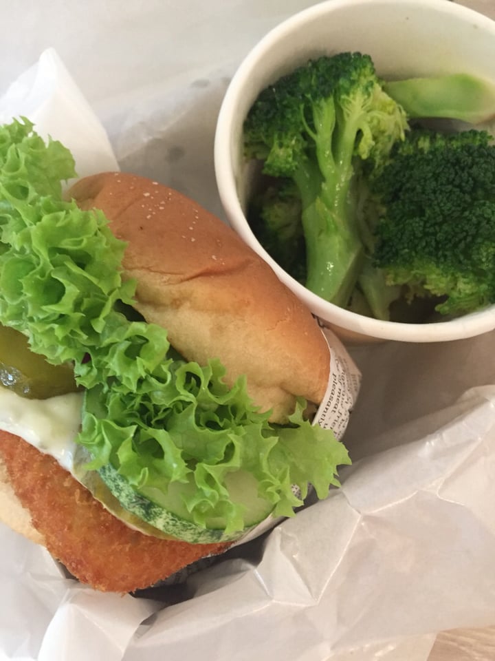 review photo of VeganBurg Singapore Tangy Tartar shared by @holyloewe on 11 Oct 2018 - review