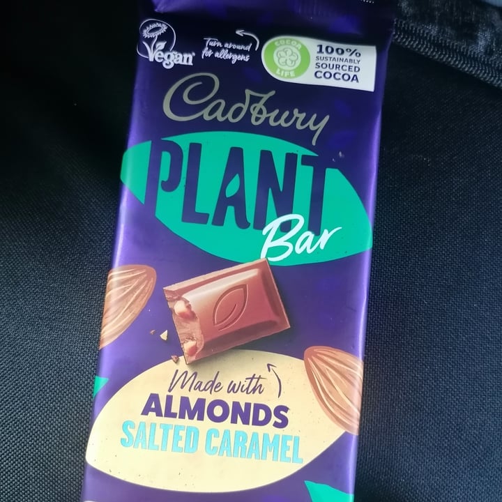 photo of Cadbury almonds salted caramel shared by @leandri-k on  02 Nov 2022 - review
