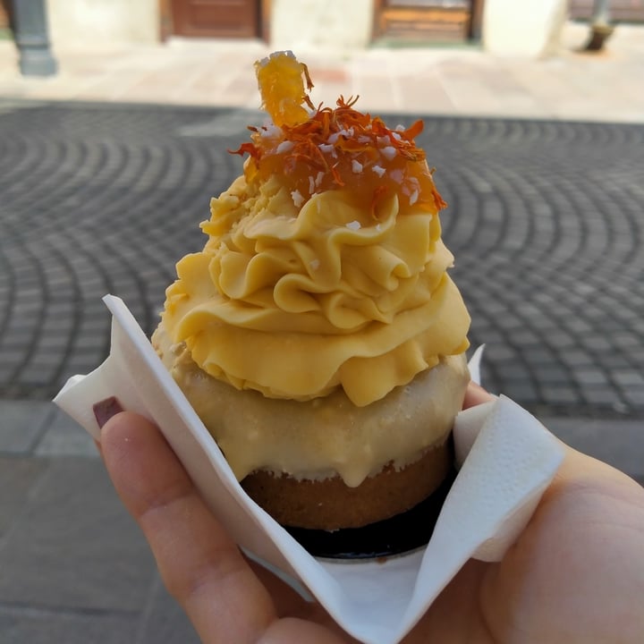 review photo of Emazing Cake Shop Donut Passion Citrus shared by @masaya90 on 01 Aug 2022 - review