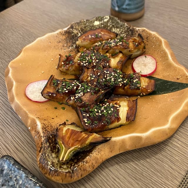Foto del piatto “Nasu Dengaku - Berenjena glaseada con crema de miso”
