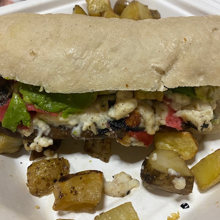 photo of Estilo Veggie Sandwich Clasica Completa shared by @panchiveg on  11 Apr 2021 - review