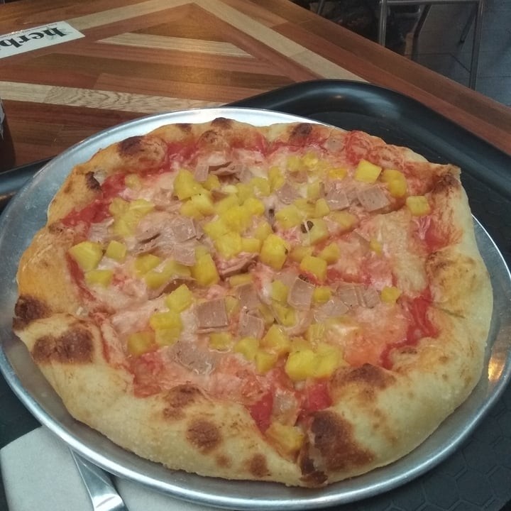 photo of Hervíboro Cocina Vegana Pizza hawaiana shared by @ndmuse on  09 Oct 2021 - review