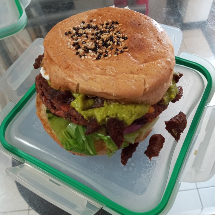 photo of Revolucion Verde Delagarza burger shared by @bettyveg on  03 Jun 2021 - review