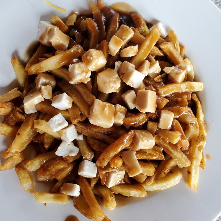 review photo of Fish on Fifth Vegan Poutine shared by @flycrayon on 06 Sep 2021 - review