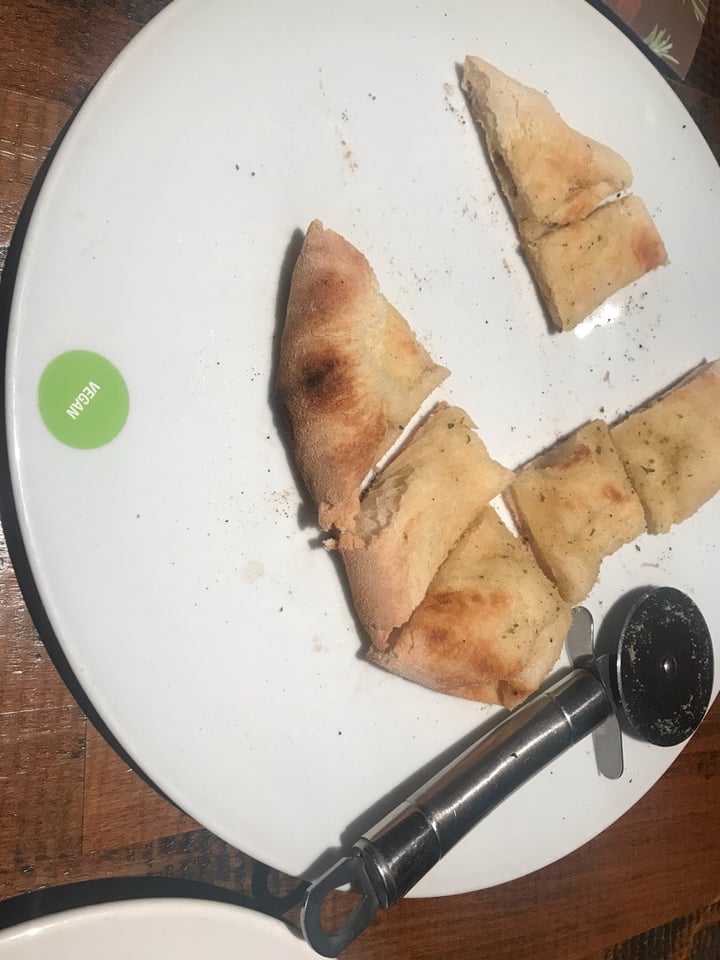 review photo of Zizzi Chislehurst Garlic bread shared by @laragmorais on 11 Mar 2020 - review