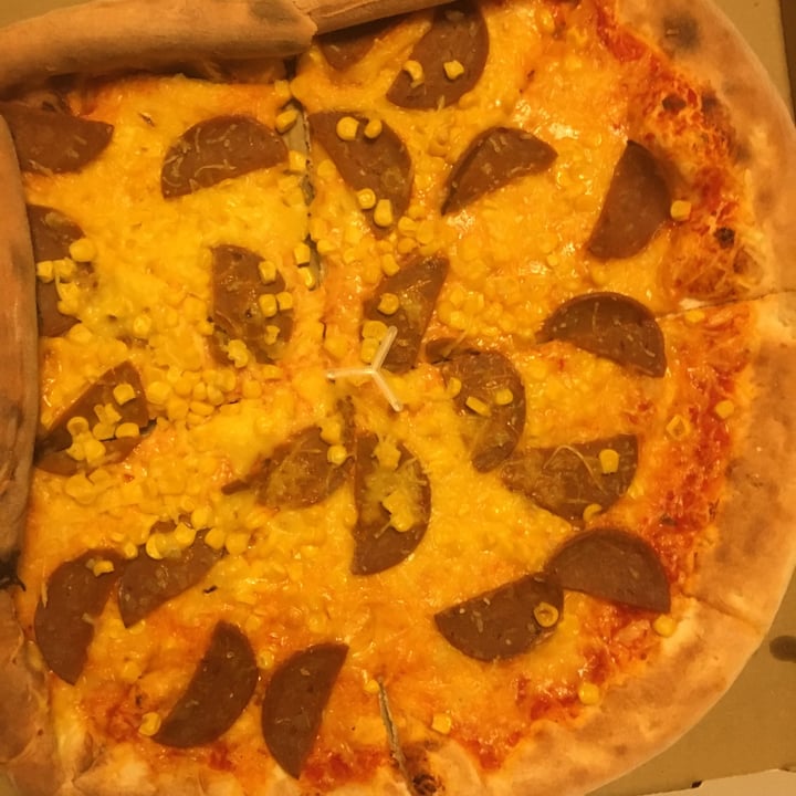 photo of Urban Pizza Pizza No-Meat Salami Big shared by @weganerin on  14 May 2020 - review