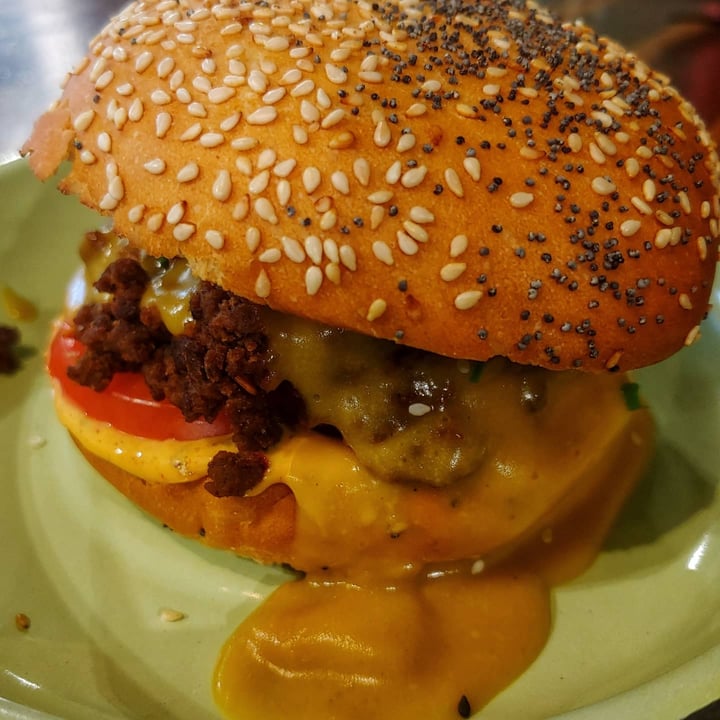 photo of Lekker Vegan Hyde Park Lekker sloppy burger shared by @veganonthesavannah on  05 Jun 2021 - review