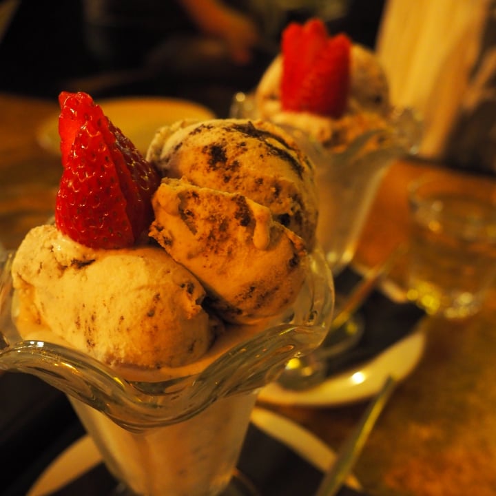 review photo of The Moon Vegan Icecream Coconut Oreo shared by @kyleharbour on 15 May 2020 - review