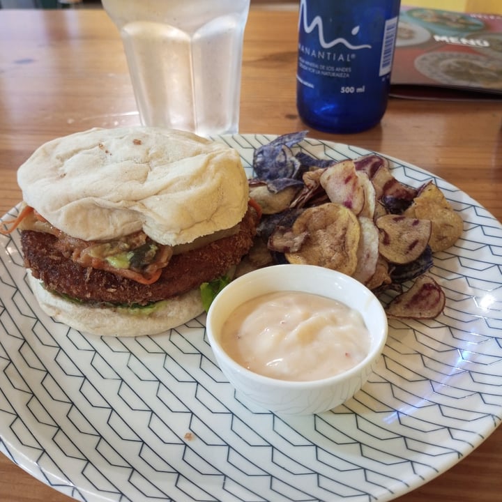 photo of Helecho Vegan Sushi Hamburguesa Especial shared by @melssanc on  02 Dec 2022 - review