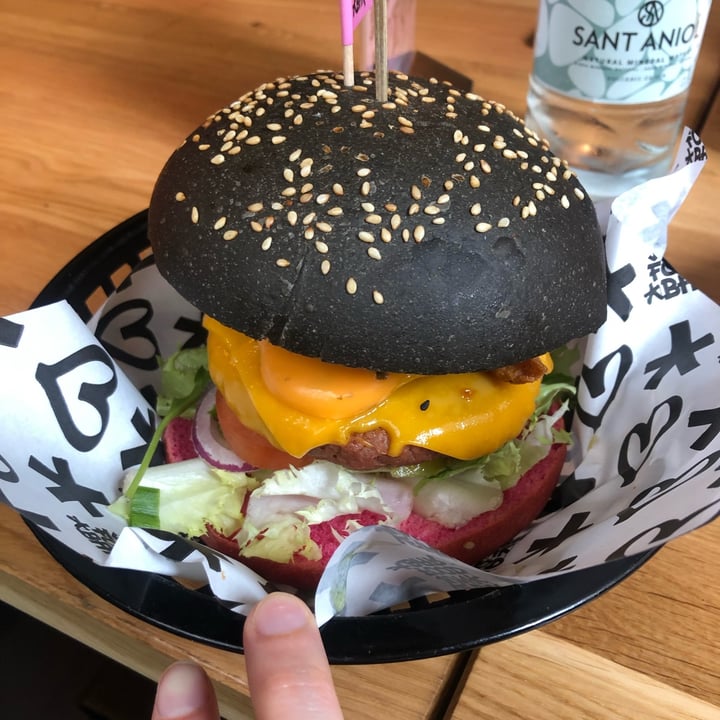 photo of Vegan Junk Food Bar Burgers and fries shared by @fabianna on  01 Jun 2022 - review