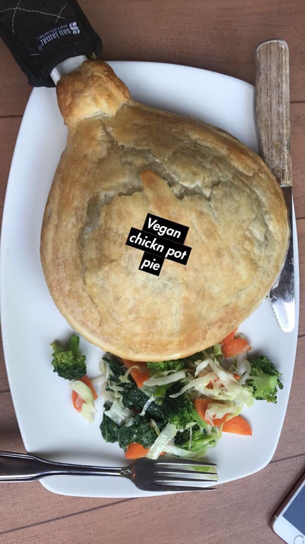 review photo of Cafe Sunflower Sandy Springs Chicken and Vegetable Pot Pie shared by @veganwalkerr on 13 Aug 2018 - review