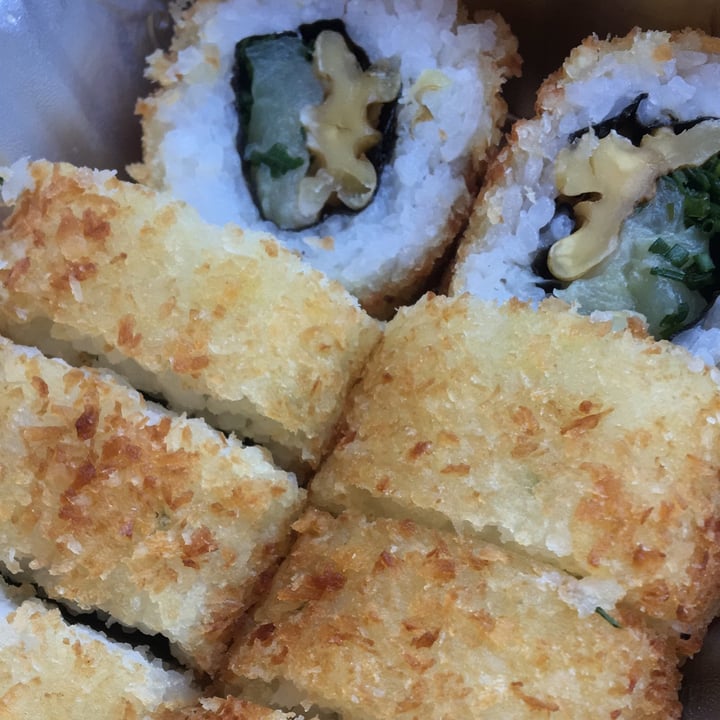 photo of Alaska Sushi Fusion Tabla Caliente Vegan shared by @pawbraw on  25 May 2020 - review