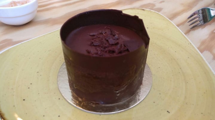 photo of Entre Pedras Café Bar Vegano Pastel de tres chocolates shared by @marga on  24 Aug 2019 - review