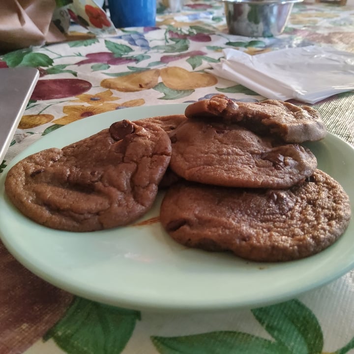 review photo of President's Choice chocolate chip cookie dough rounds shared by @seraphim0843 on 14 Aug 2021 - review