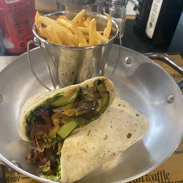 photo of T - Bone Station Hummus wrap shared by @danielallocco on  16 Dec 2021 - review
