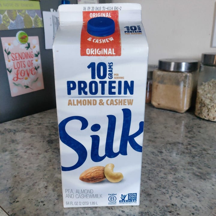 photo of Silk Protein Almond CashewMilk shared by @beingvwithmc on  24 Apr 2020 - review