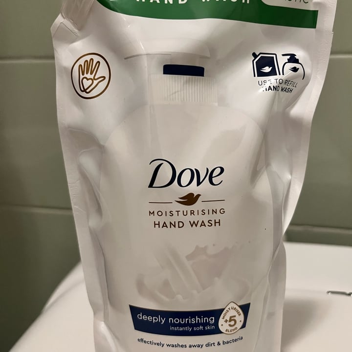 review photo of Dove Moisturising Hand Wash shared by @claraguidalioff on 05 Apr 2022 - review