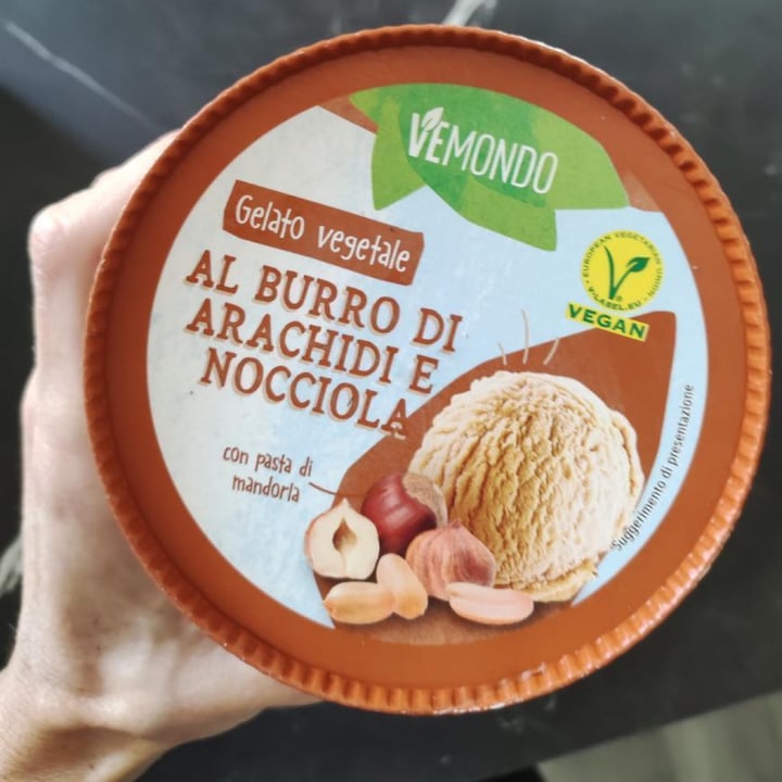review photo of Vemondo Gelato Al Burro Di Arachidi E Nocciola shared by @lullaby89 on 03 Aug 2022 - review