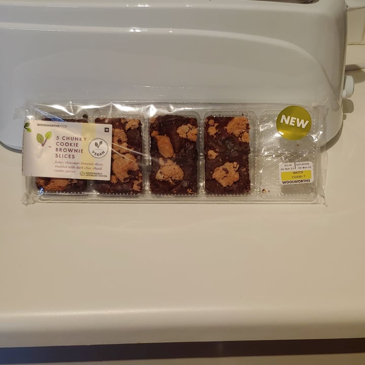 photo of Woolworths Food 5 Chunky Cookie Brownie Slices shared by @chado on  04 Nov 2021 - review