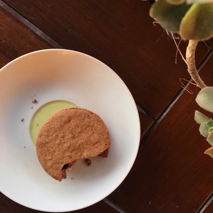 review photo of Meltaím Alfajor De Avena Y Pasta De Maní shared by @brivivante on 03 Aug 2021 - review