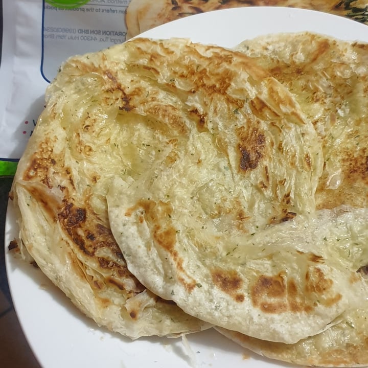 photo of Fatima's Favourite Foods Puff Paratha Asian Roti shared by @petralaranjo on  13 Mar 2021 - review