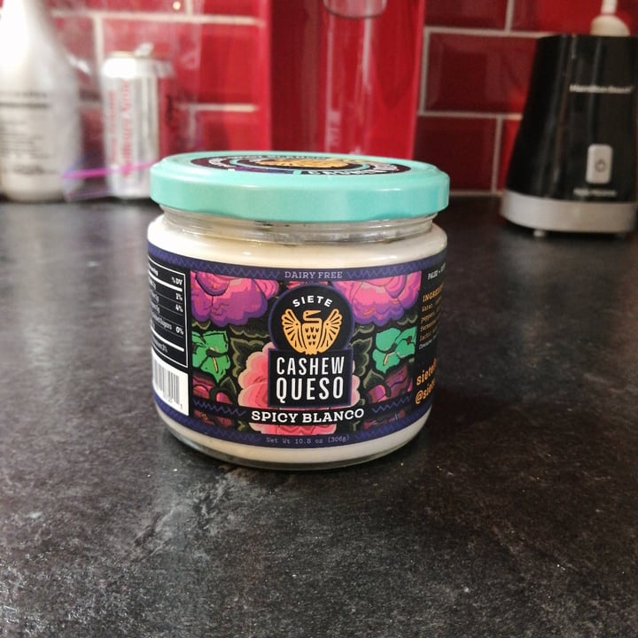 review photo of Siete Family Foods Cashew Queso Spicy Blanco shared by @marie-marguerite on 30 Nov 2021 - review