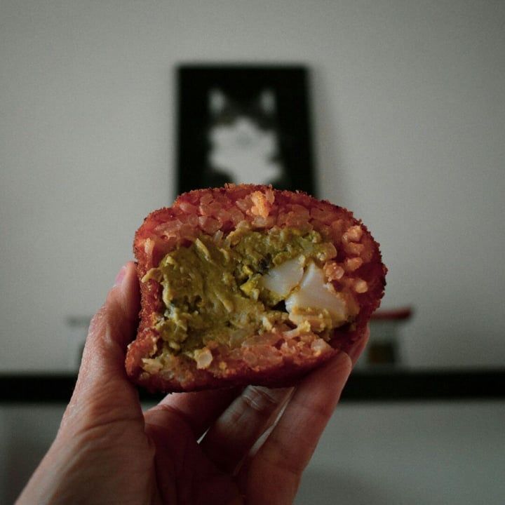 review photo of Bar Dolcezza di Cuscunà Temistocle Arancino al pistacchio shared by @myvegantrips on 25 Apr 2020 - review