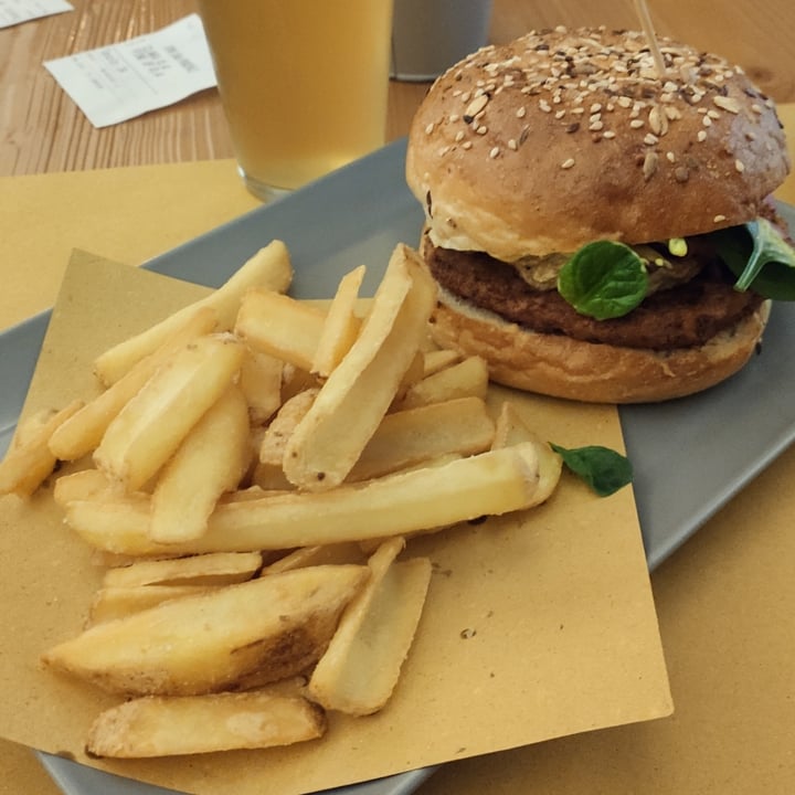 photo of BiFOR Beer Forlì Vegan burger shared by @saribricka on  09 Apr 2022 - review