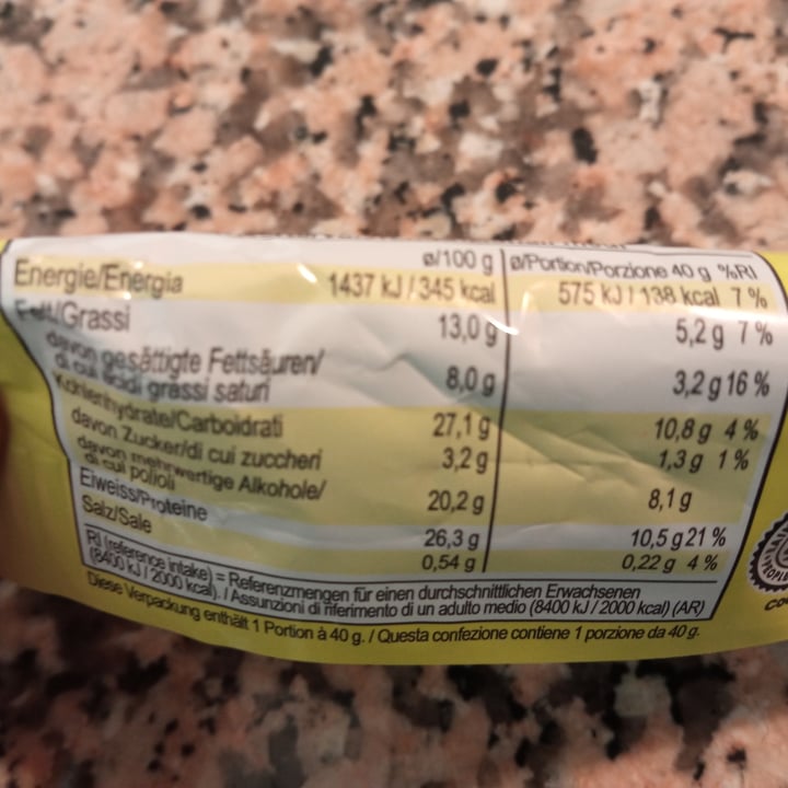 photo of IronMaxx Vegan Protein Bar Lemon Cake Flavor shared by @elenelli on  04 May 2022 - review