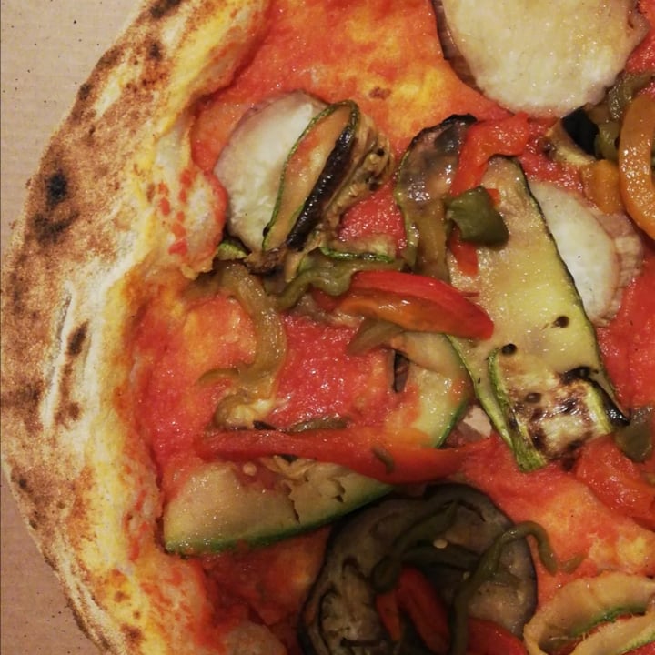 photo of Il Disco Volante Pizza Rossa Con Verdure Grigliate shared by @anyalce on  27 Mar 2022 - review