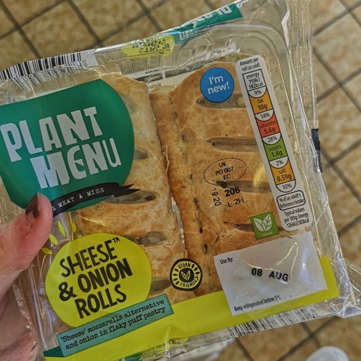 photo of Plant Menu Sheese & Onion Rolls shared by @hollierebeccsx on  11 Jan 2021 - review