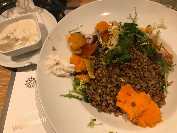 photo of Laudis Sauerlandstuben Laudis Linsensalat auf Spßkartoffelscheiben (lentil salad with sweet potato) - extra vegan order shared by @hannaah on  28 Dec 2019 - review