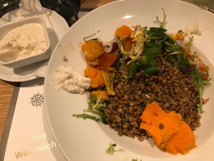 review photo of Laudis Sauerlandstuben Laudis Linsensalat auf Spßkartoffelscheiben (lentil salad with sweet potato) - extra vegan order shared by @hannaah on 28 Dec 2019 - review