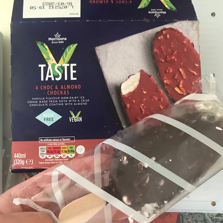 photo of Morrisons 4 choc and almond chockas shared by @dory on  25 May 2021 - review