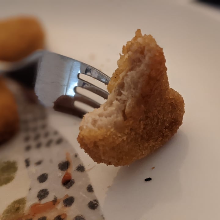 photo of Impossible Foods Chicken Nuggets shared by @cavywavvy on  23 Sep 2022 - review