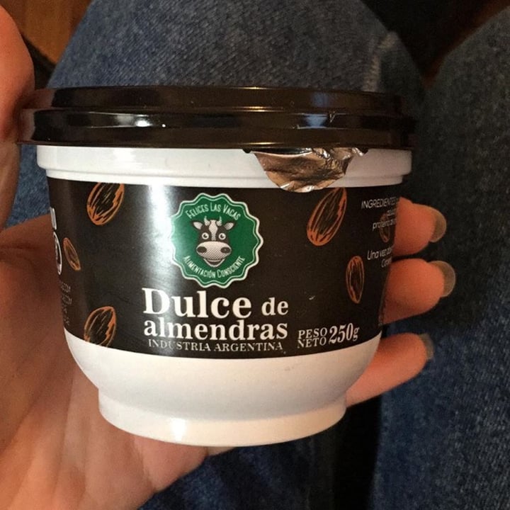 photo of Felices Las Vacas Untable de Almendras sabor Dulce de Leche shared by @maguibelluscio on  15 Sep 2020 - review