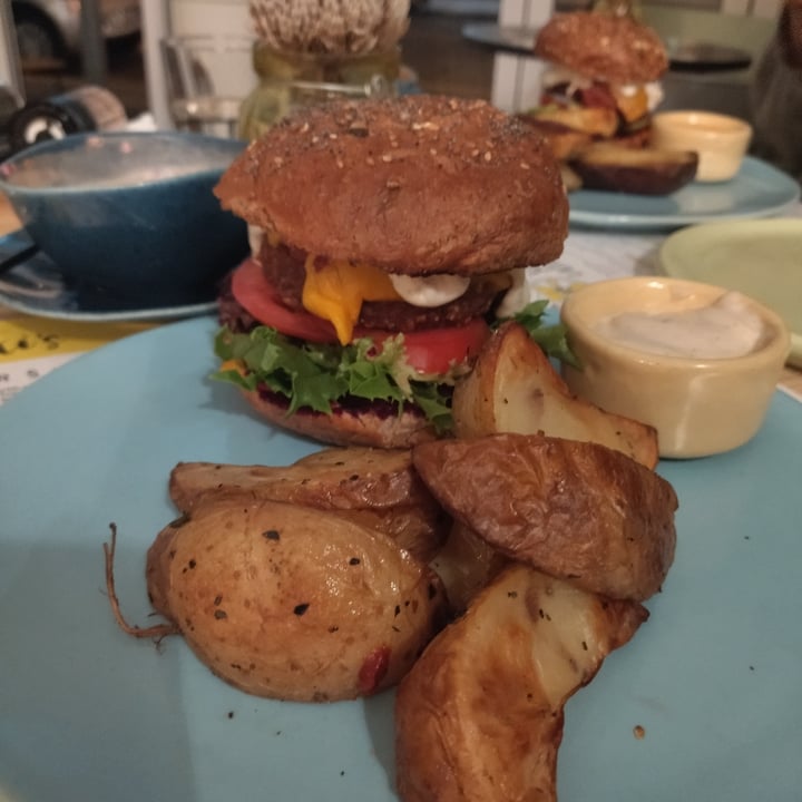 photo of Lexi's Healthy Eatery Beyond burger shared by @jesscaga on  24 May 2021 - review