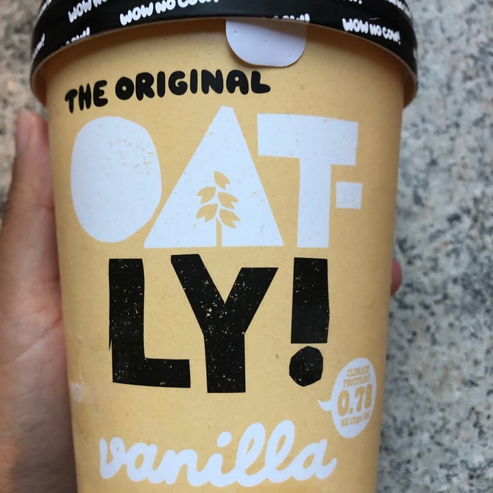 photo of Oatly Vanilla Ice Cream shared by @shuggerlee on  16 Jun 2022 - review