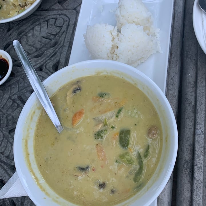 photo of De Noordhoek Lifestyle Hotel Vegan Thai Green Curry shared by @varivegan on  09 Jan 2022 - review